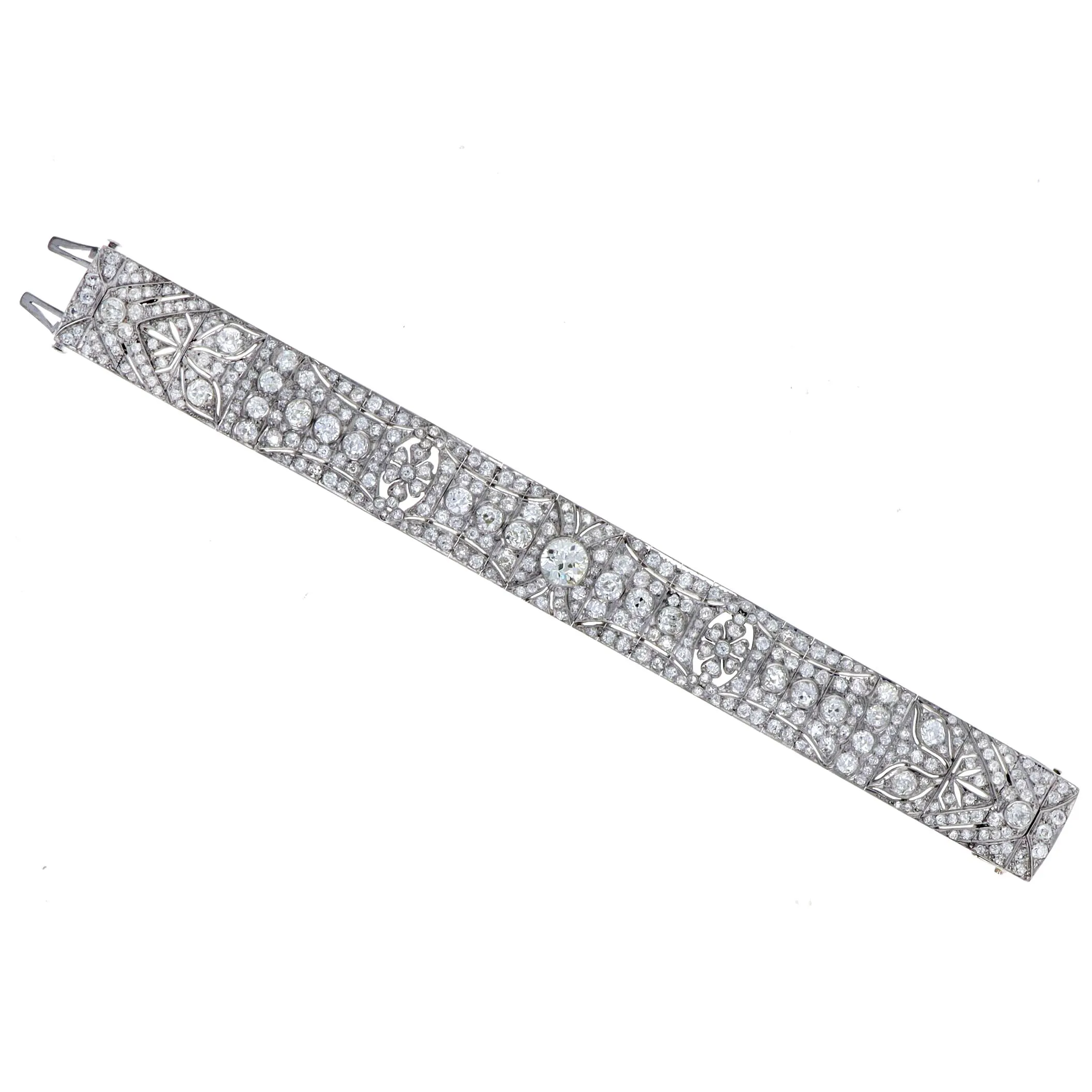 Art Deco 21.6 Carat Total Weight Old European Diamond Bracelet in Platinum