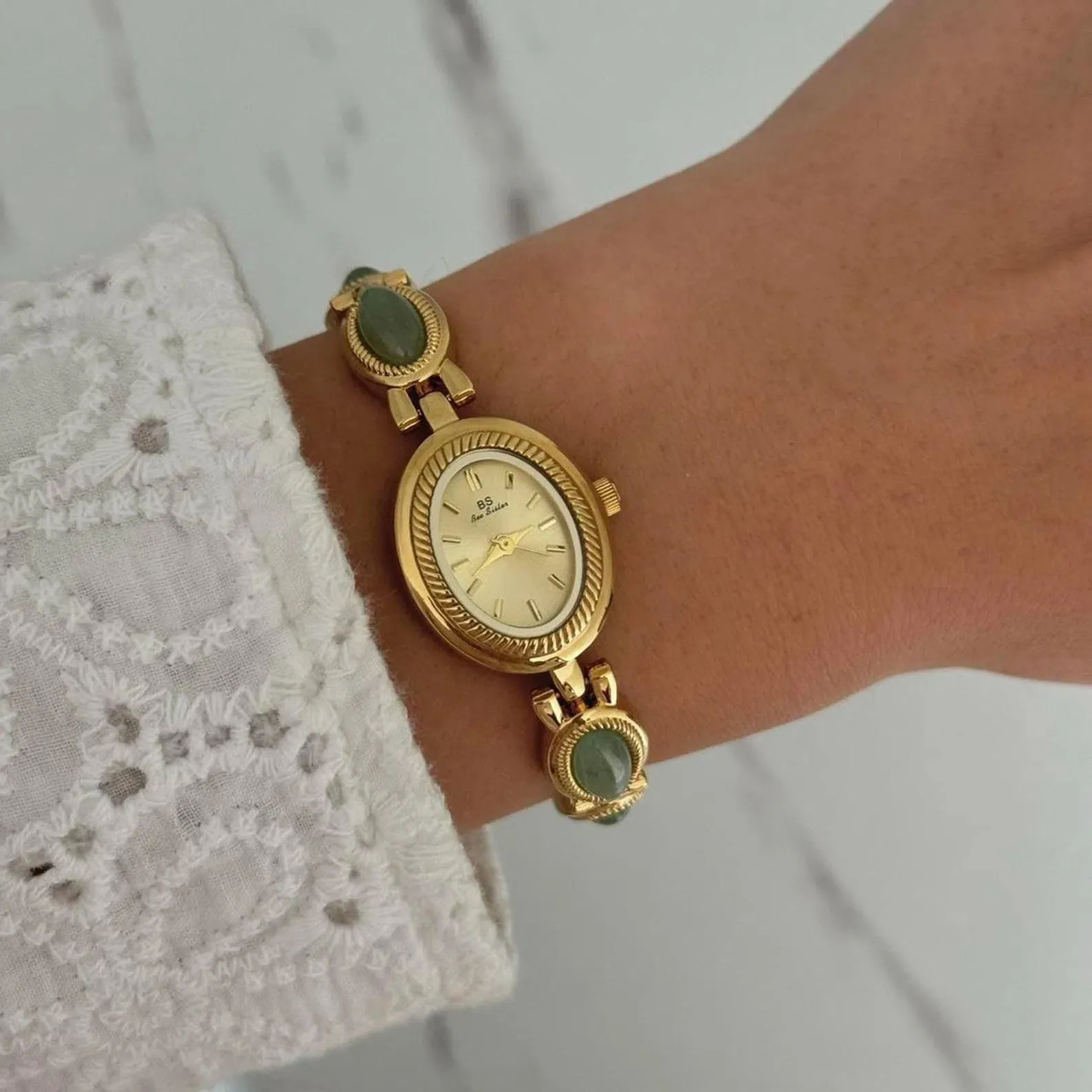 Cettina – Green stone accents – Vintage watch