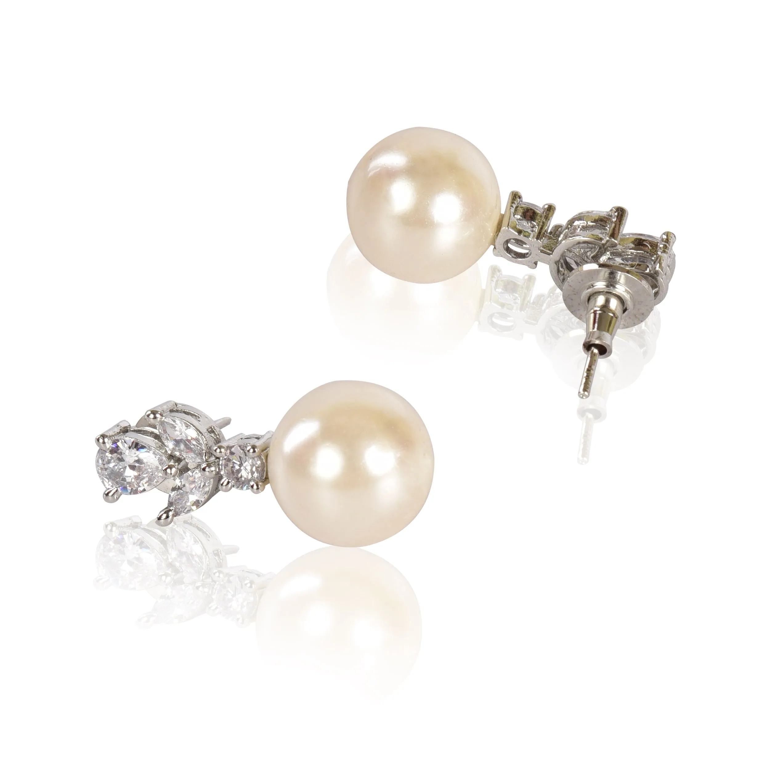 Classic cream pearl earrings