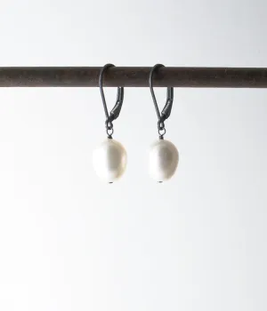 Classic Pearl Egg Earrings