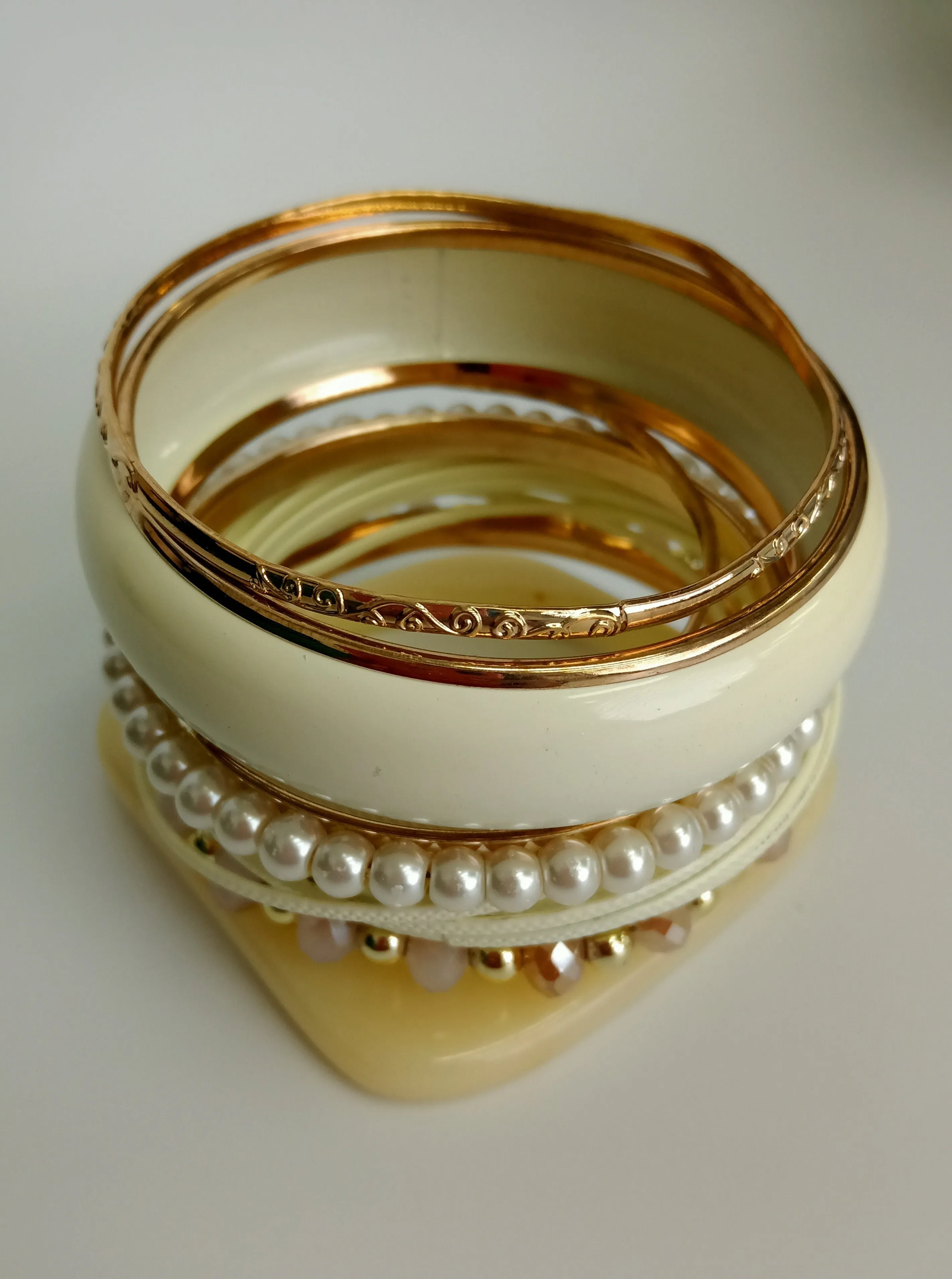 Creamy Radiance Bangle Set