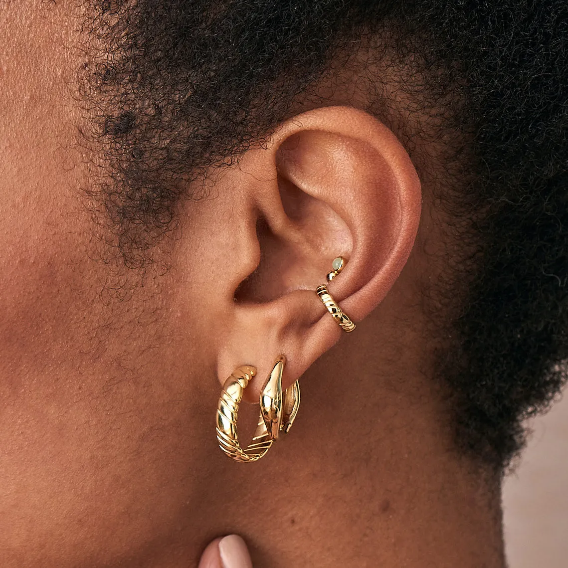 Gold Smooth Twist Hoop Stud Earrings