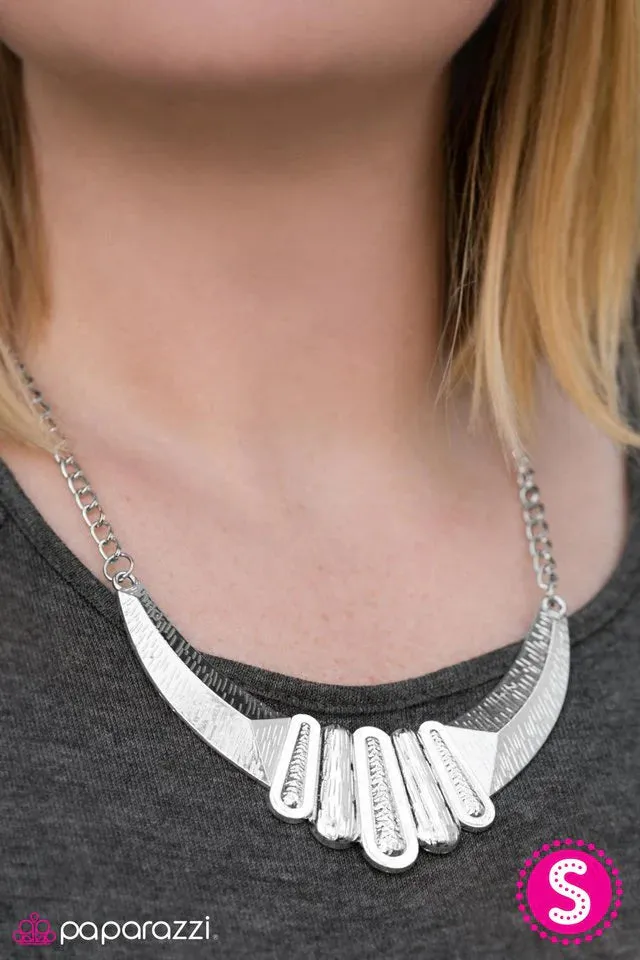 Paparazzi Necklace ~ The Contender - Silver