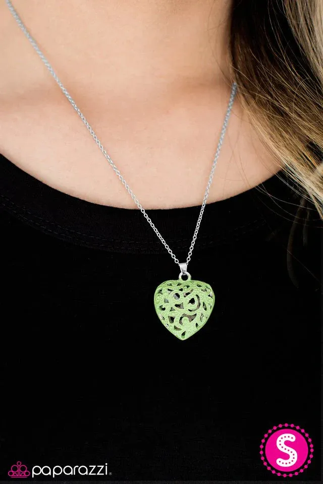 Paparazzi Necklace ~ Work of HEART - Green