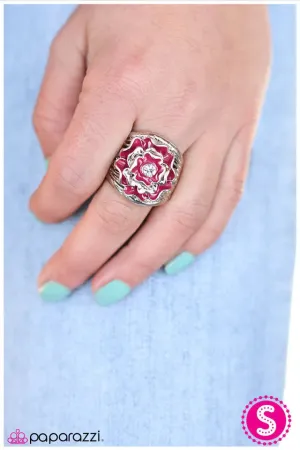 Paparazzi Ring ~ Elegance Unfolding - Pink