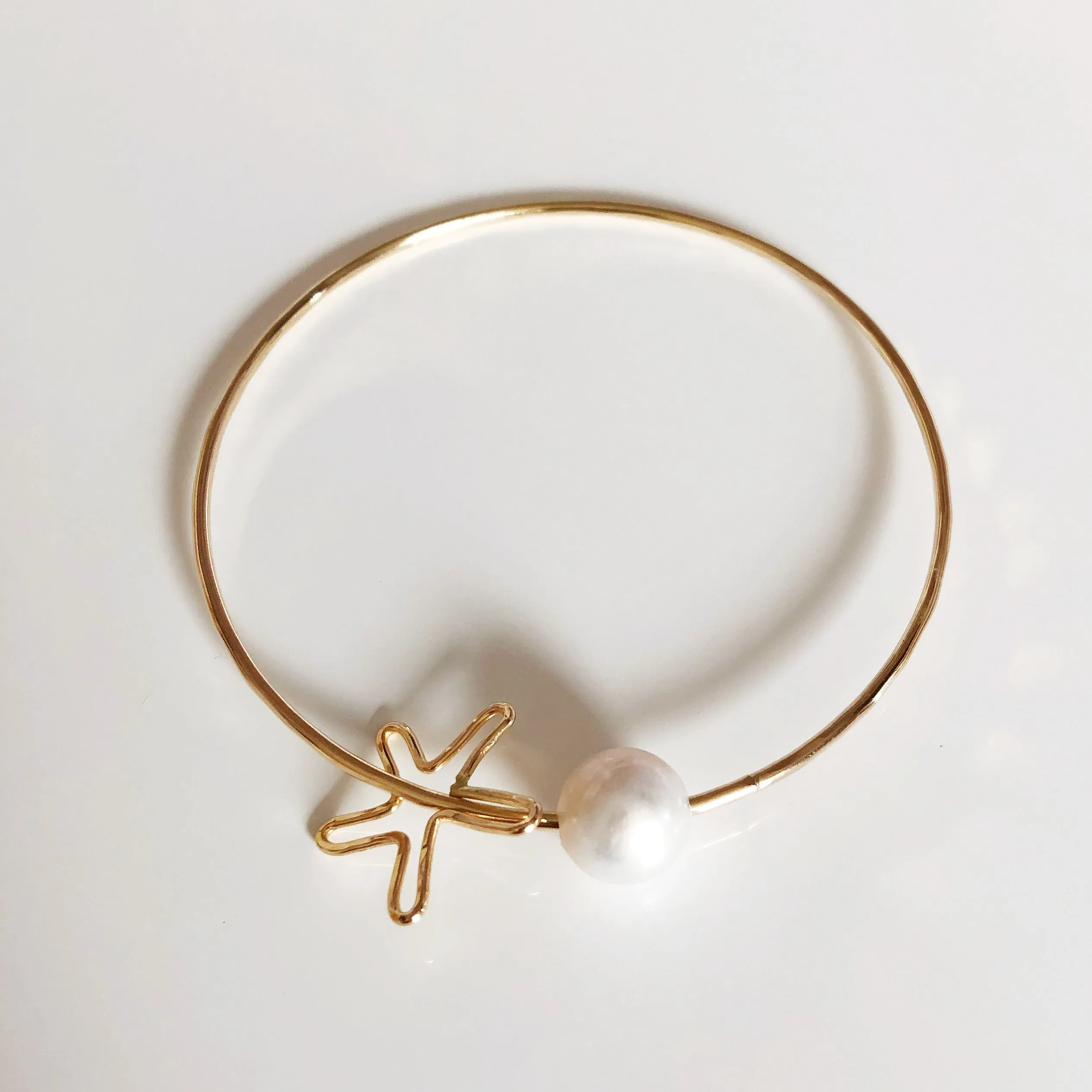 Starfish charm bangle - Fresh water pearl (B347)